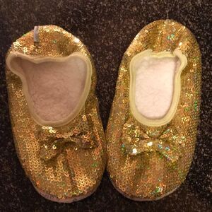 NEW Snoozies Gold Glitter Slippers